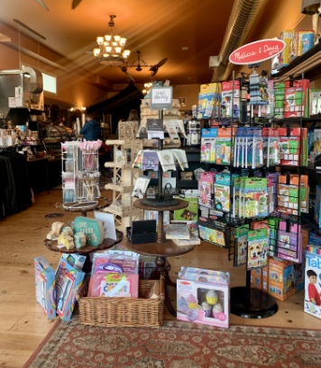 merchandising-store-windows-2021
